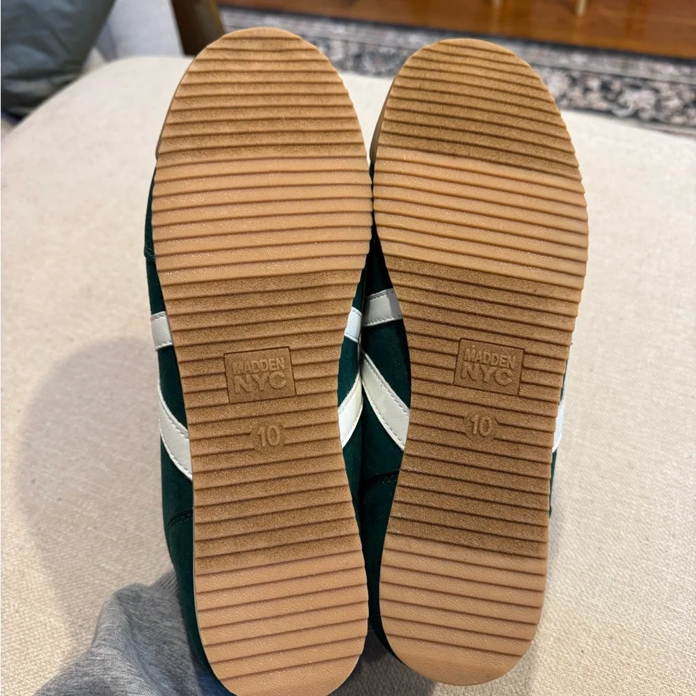 Steve Madden NYC Women's Low Top Faux Suede Sneakers, Emerald Green, Sz 10, NWT - Picture 9 of 9